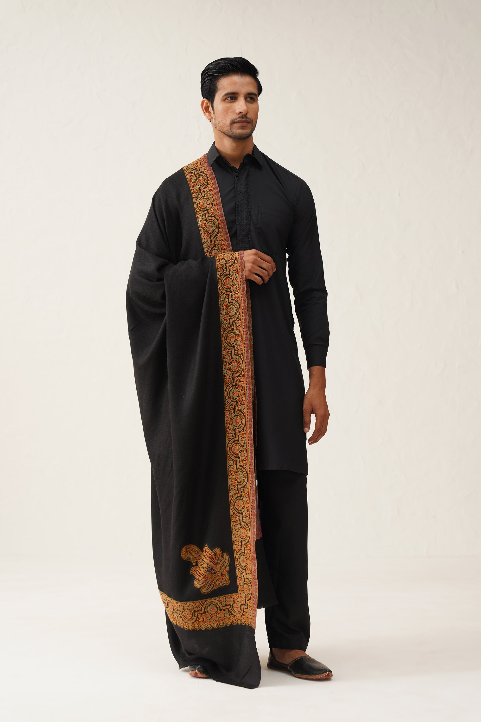 Men's Black Motif Wool Dusala