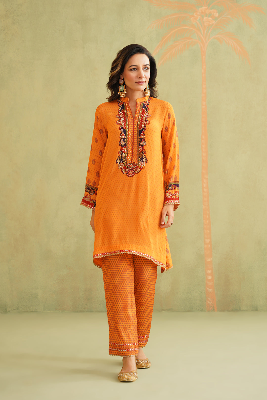 AVNI Hand Embroidered Crepe Matching Set